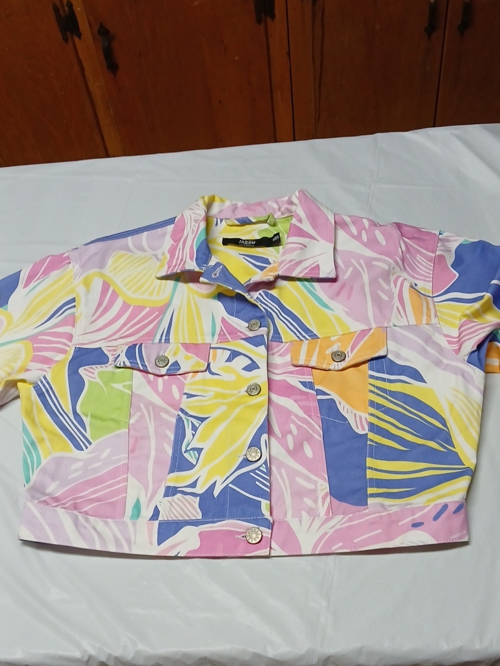 Jaded London Cropped Denim Trucker Jacket Multicolor Tropical Floral Print Sz L - Picture 3 of 16